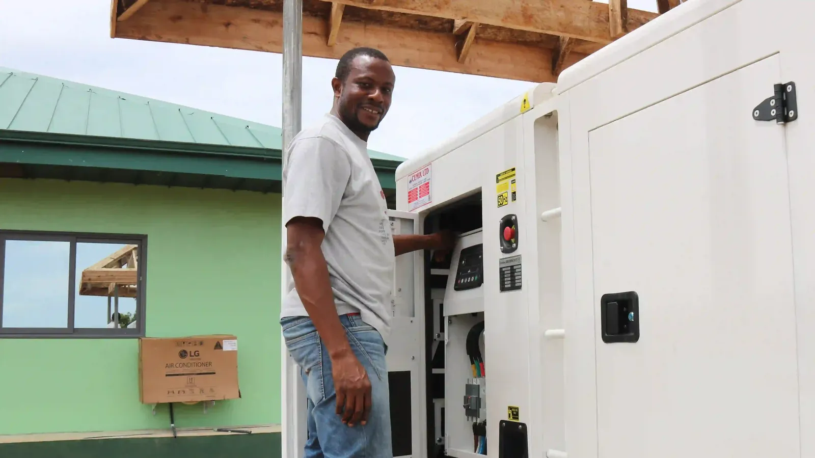 Kulmasa_Neue Klinik-4_Zwei große Generatoren sorgen für verlässliche Stromversorgung